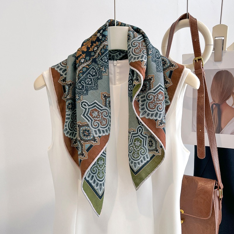 Central Compass Persian Floral - Shawl Wrap Winter ulasan dan harga